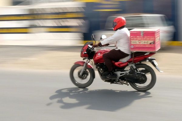 Restaurants in Dubai are facing significant challenges related to food delivery time and costs in post-Covid era