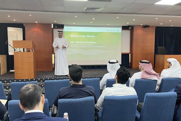 DEWA reviews developments of 6th phase of MBR Solar Park