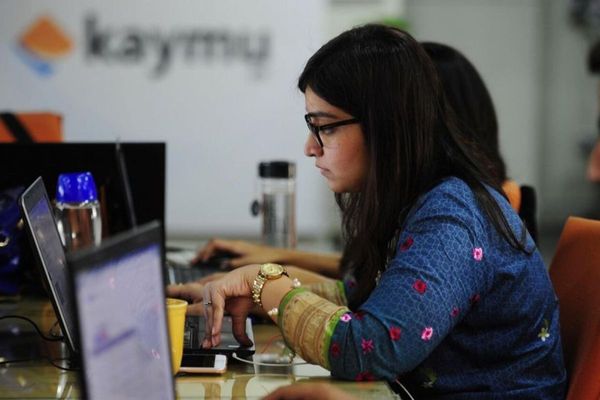 Is it possible to set up a company or invest in the UAE without physical presence in the country?