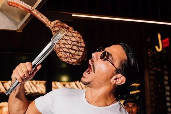 A Taste of Luxury: Nusret Salt Bae's Turkish Steakhouse Dubai