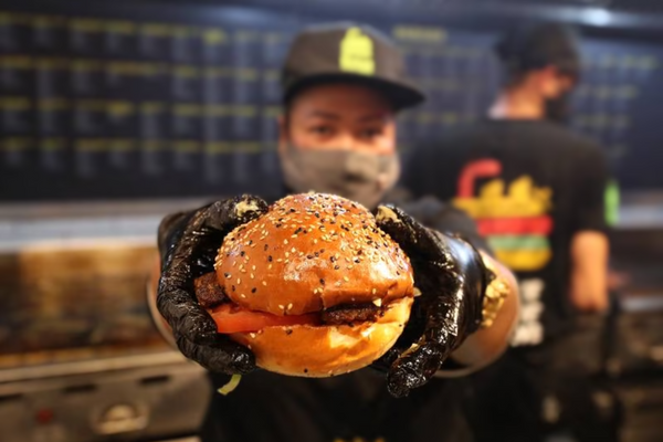 Burger Lovers Unite: The Burgr Factory in Dubai is a Must-Try