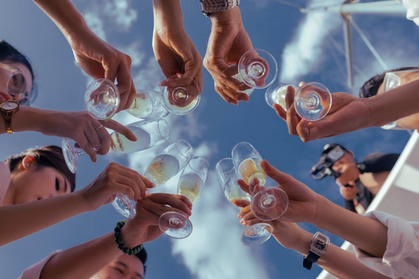 Enjoy a night like never before! Here are the best offers and deals for Ladies Night in Dubai