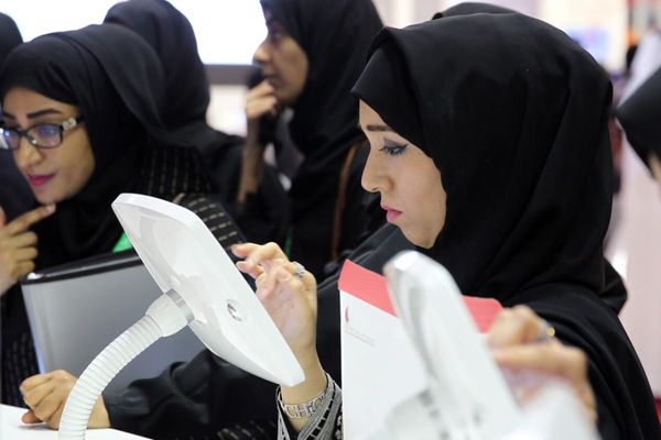 Majority of UAE Citizens Eyeing Pay Raises, with Some Expecting Increases Exceeding 10%
