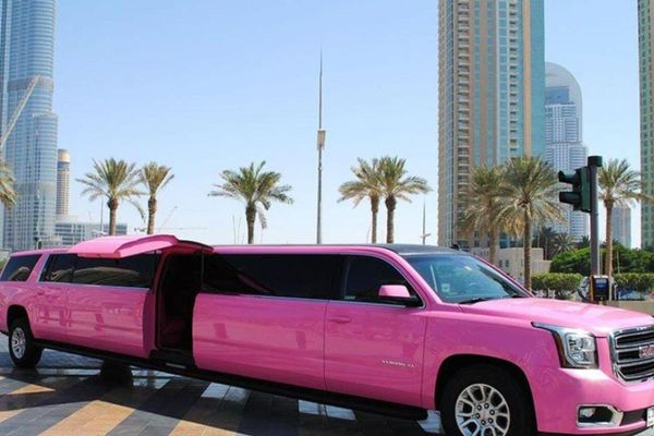 Popularity, Costs, and Features of Limousine Rides in Dubai: A Preferred Activity for Residents and Tourists