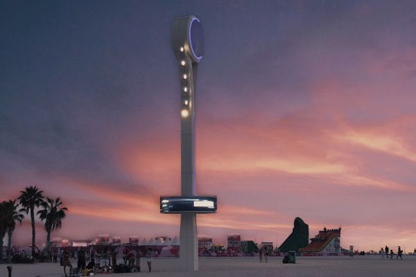 Dubai opens three new beaches for night swimming in Jumeirah