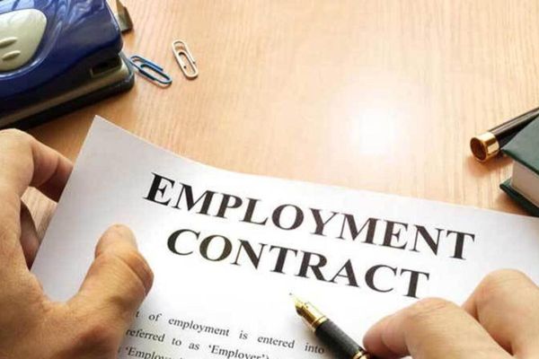 MoHRE issues clarification regarding fixed-term contracts between employers & workers