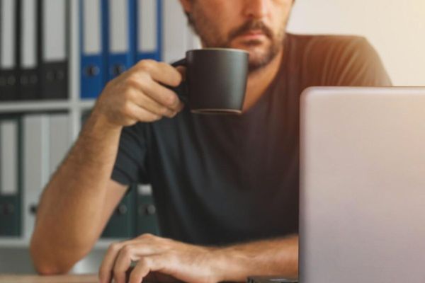 UAE: Can I sponsor my family with a freelance visa?