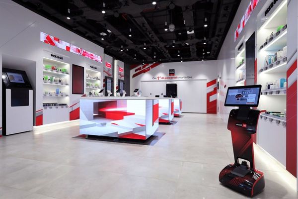e& announces the launch of the world's first autonomous telecom store