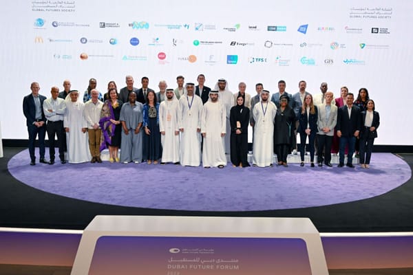 Hamdan bin Mohammed meets with top futurists at second edition of Dubai Future Forum