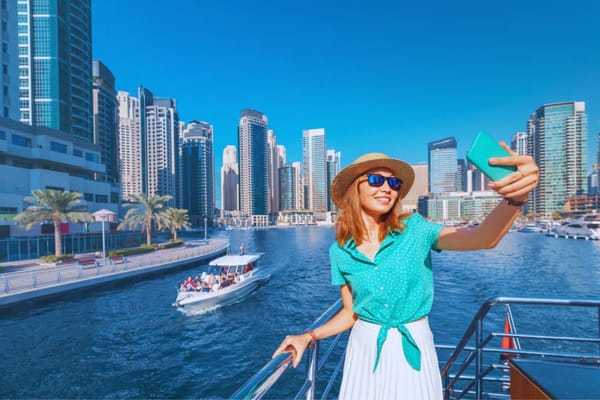 Guide to The Dress Code in Dubai For Men, Women & Tourists