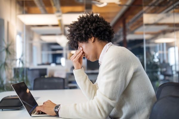 UAE: Can Employers Impose Bans on Employees Joining Rival Firms?