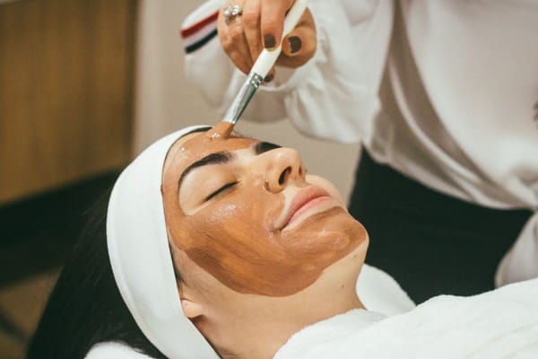 Banish Summer Tan Lines: Top Detanning Treatments in Dubai