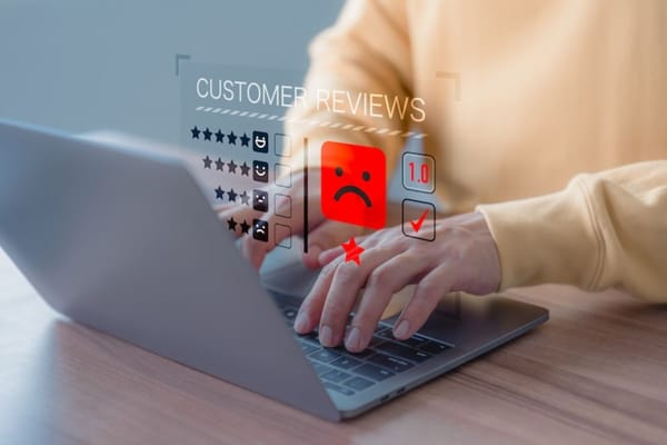 Up to 20,000 Fine: UAE Consumers Warned Against Defamatory Online Reviews