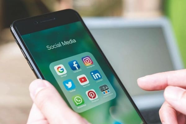 UAE Schools Tighten Privacy Rules, Urge Students to Avoid Posting Photos Online