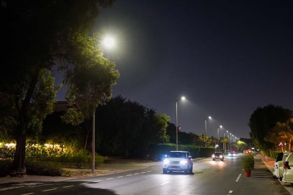 RTA Completes Key Street Lighting Projects Across Dubai