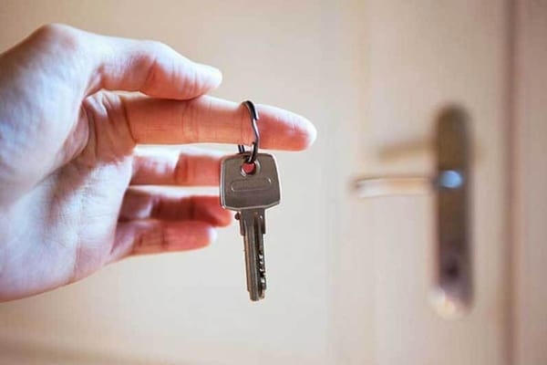 Dubai Landlords Must Provide 12-Month Notice to Evict Tenants for Personal Use