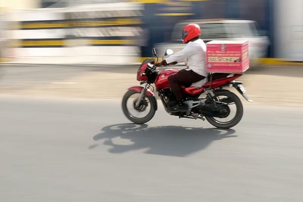 Dubai Delivery Riders Receive Time Off and Complimentary Meals During Iftar