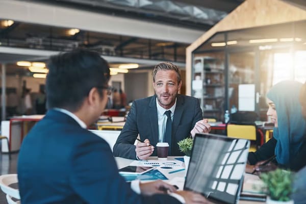 UAE Employees Demand Higher Pay and Benefits for Full-Time Office Return