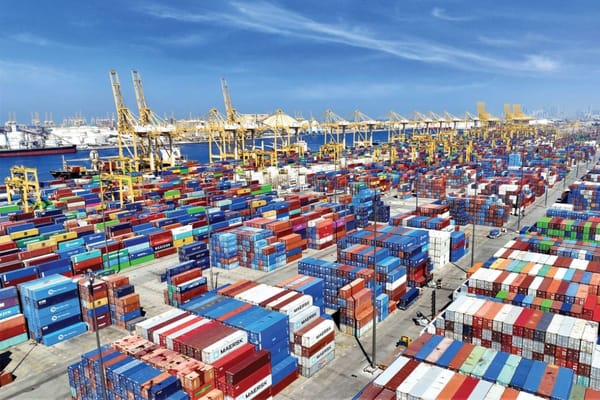 UAE’s Foreign Trade Soars to AED 5.23 Trillion in 2024
